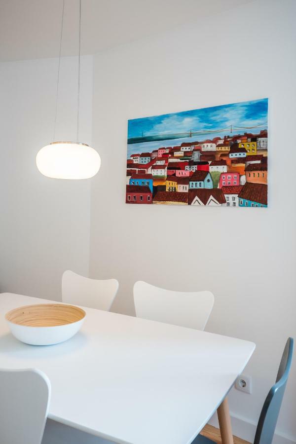 Sunshine House - Exclusive Apartment - Home By The Castle Lisbon Exterior photo